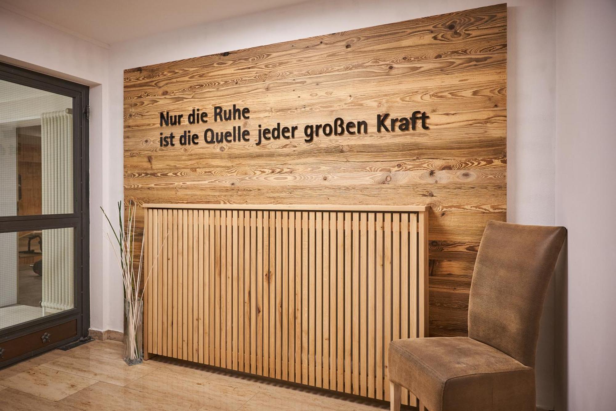 Hotel Neuhaeusl Superior 4*
