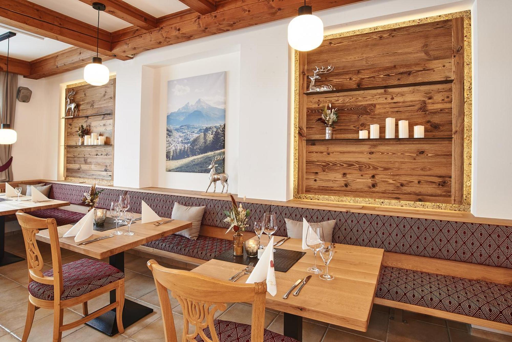 Neuhaeusl Superior Hotel 4*